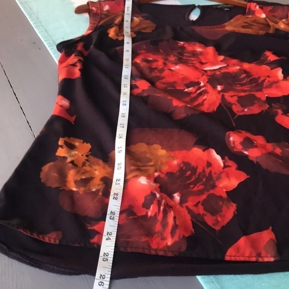 The Limited Floral Print Sleeveless Top - Picture 6 of 6